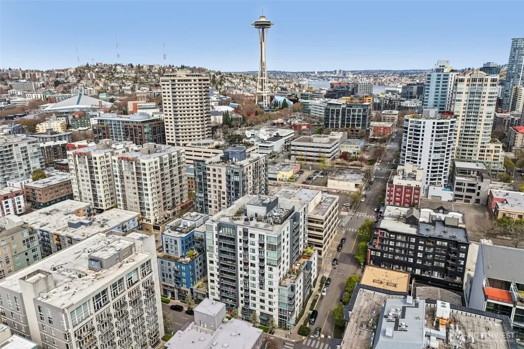 76 Cedar Street Seattle WA 98121