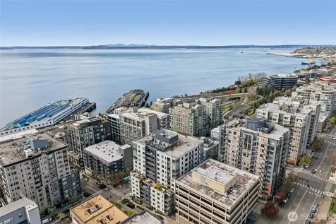 76 Cedar Street Seattle WA 98121