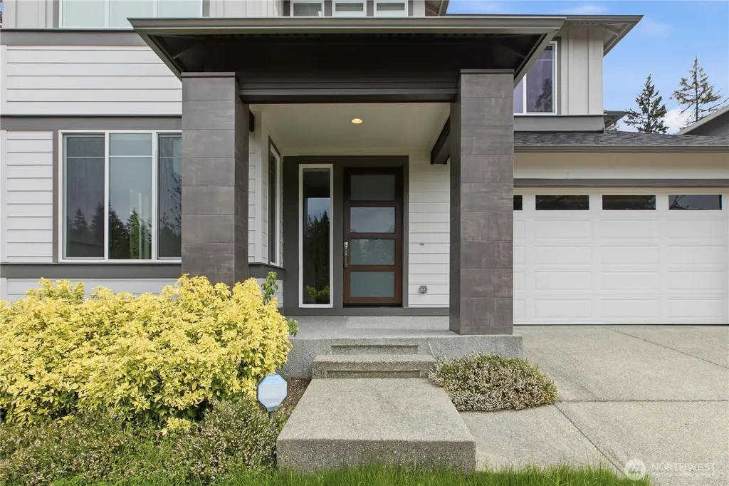 4881 Amherst Way SW Port Orchard WA 98367