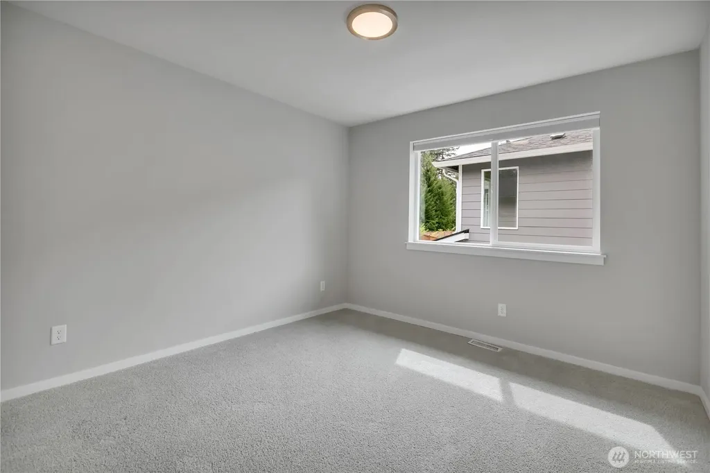 4881 Amherst Way SW Port Orchard WA 98367
