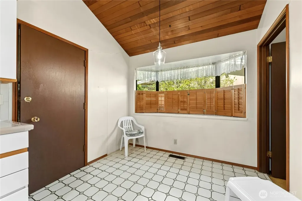 2258 40th Avenue E Seattle WA 98112