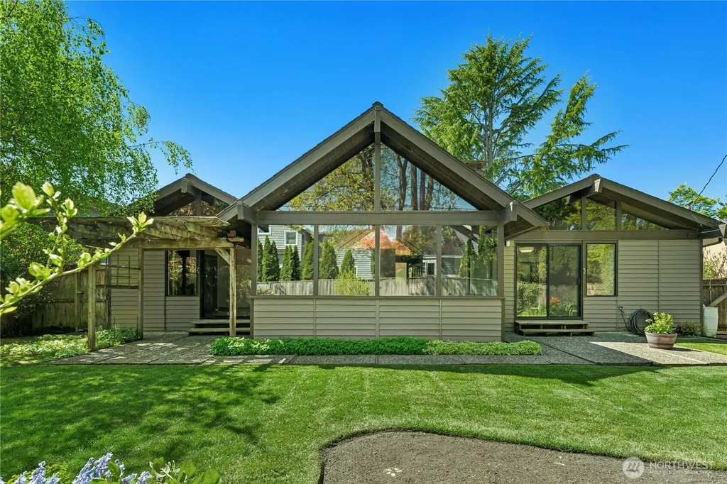 2258 40th Avenue E Seattle WA 98112