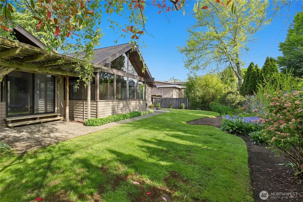 2258 40th Avenue E Seattle WA 98112
