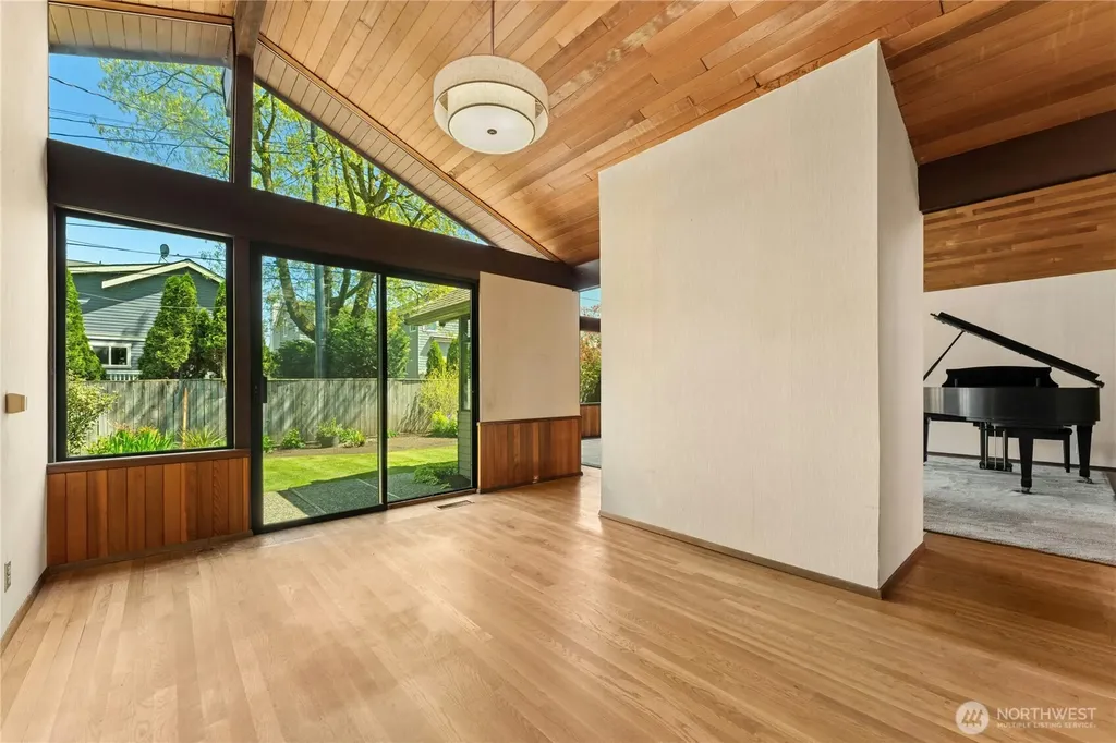 2258 40th Avenue E Seattle WA 98112