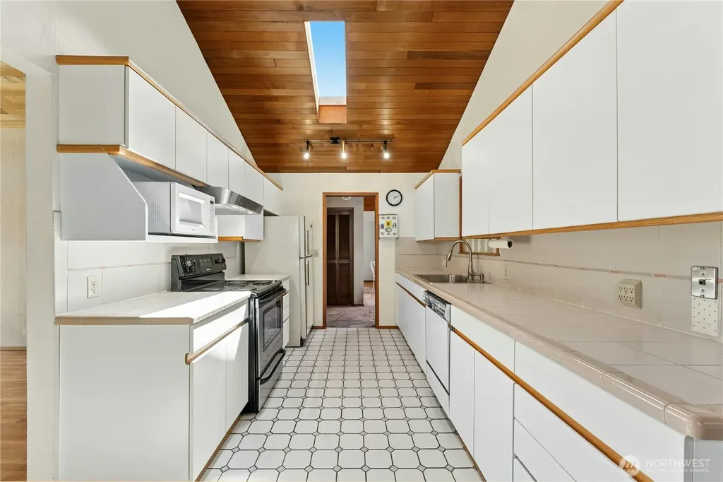 2258 40th Avenue E Seattle WA 98112