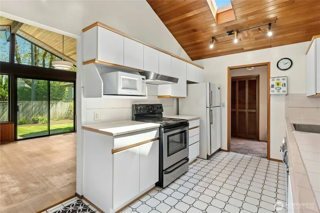 2258 40th Avenue E Seattle WA 98112