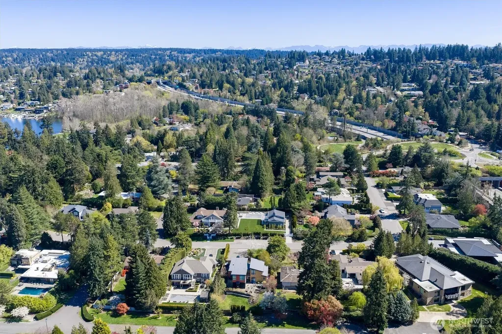 3015 Hunts Point Circle Hunts Point WA 98004