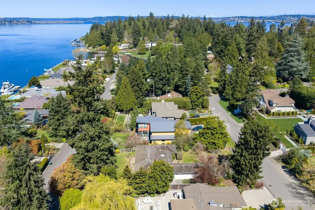 3015 Hunts Point Circle Hunts Point WA 98004