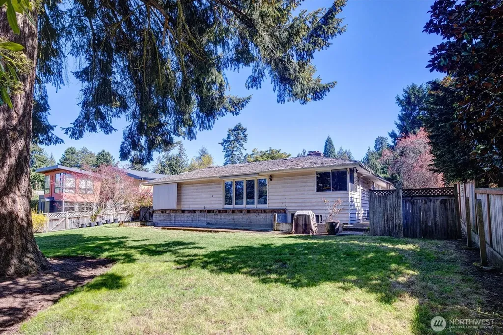 3015 Hunts Point Circle Hunts Point WA 98004