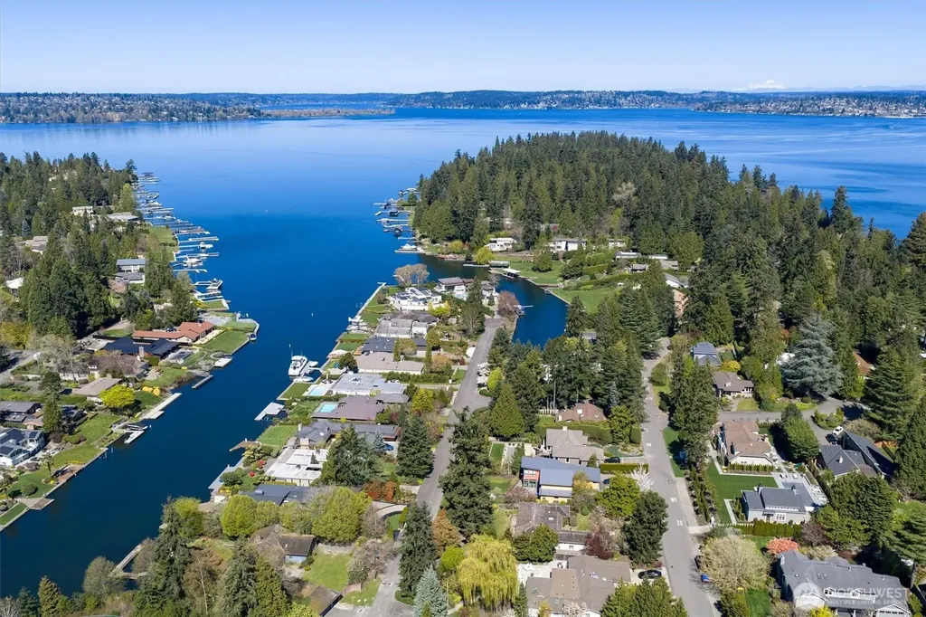 3015 Hunts Point Circle Hunts Point WA 98004