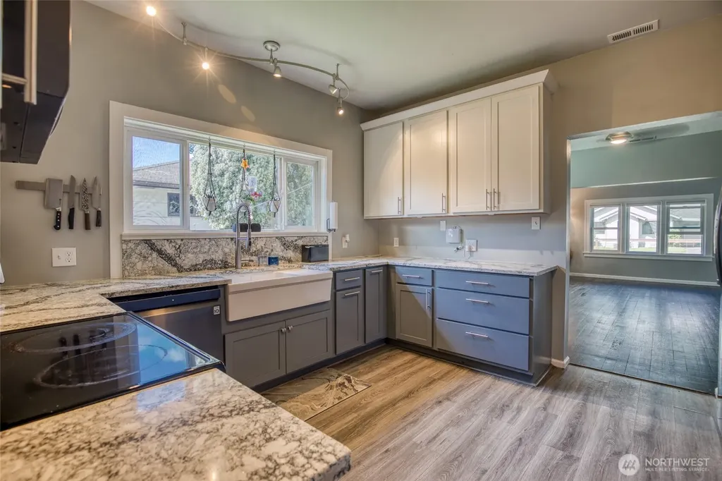 2824 Aberdeen Avenue Hoquiam WA 98550