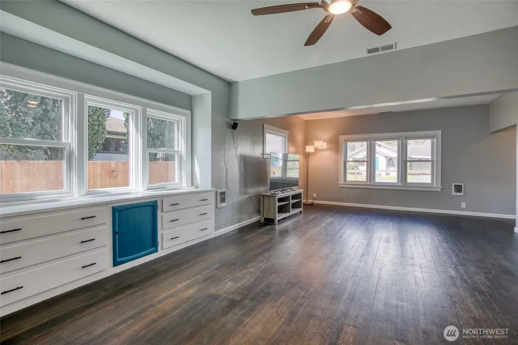 2824 Aberdeen Avenue Hoquiam WA 98550