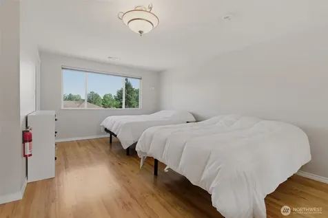20707 31st Place W Lynnwood WA 98036