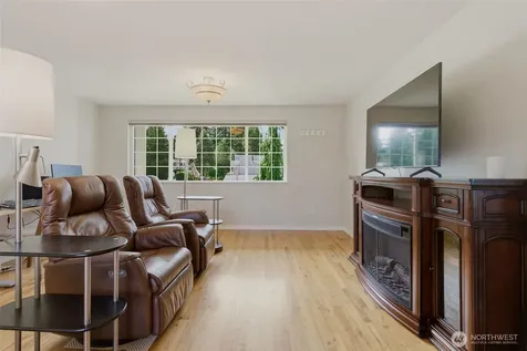 20707 31st Place W Lynnwood WA 98036