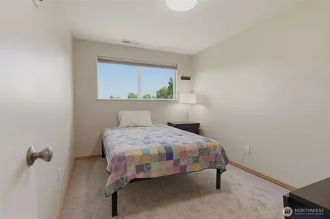 20707 31st Place W Lynnwood WA 98036