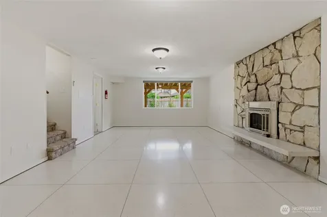 20707 31st Place W Lynnwood WA 98036