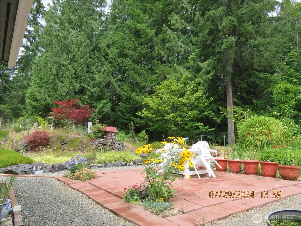 50 N Standstill Drive S Hoodsport WA 98548
