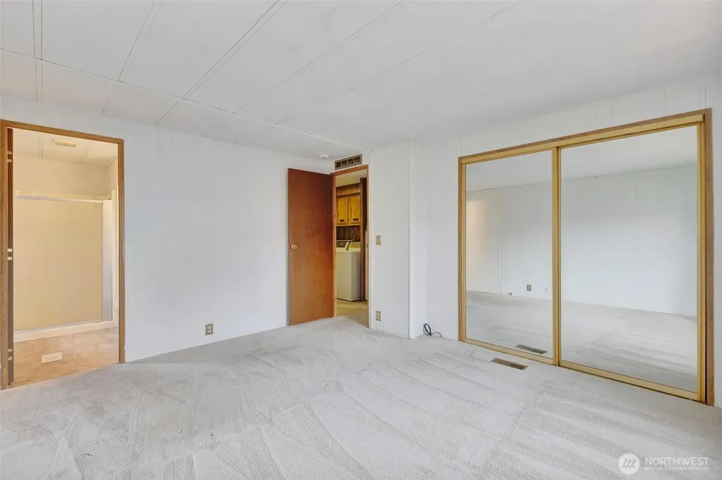 1510 Maple Lane Kent WA 98030
