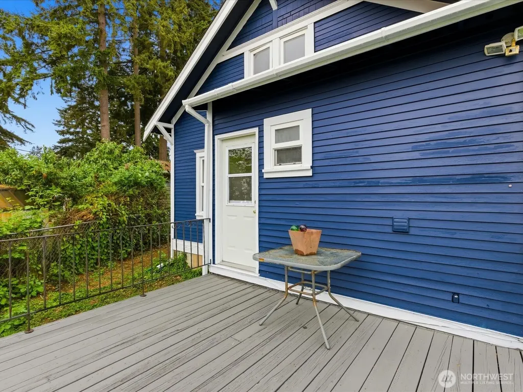 6807 Commercial Avenue Everett WA 98203