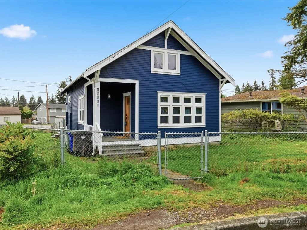 6807 Commercial Avenue Everett WA 98203