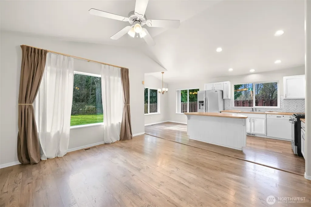 4390 Lateener Lane Blaine WA 98230