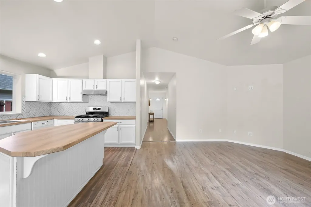 4390 Lateener Lane Blaine WA 98230