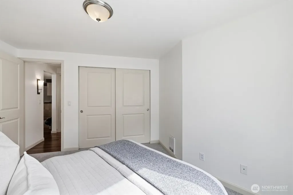 3045 20th Avenue W Seattle WA 98199
