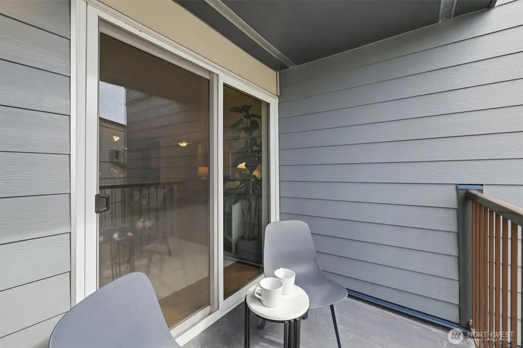 3045 20th Avenue W Seattle WA 98199