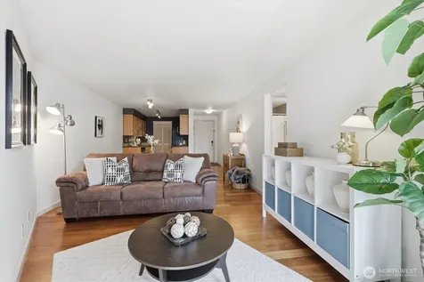 3045 20th Avenue W Seattle WA 98199