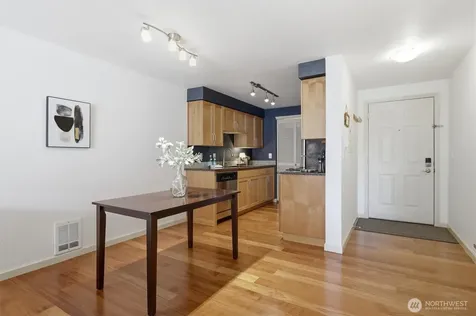3045 20th Avenue W Seattle WA 98199