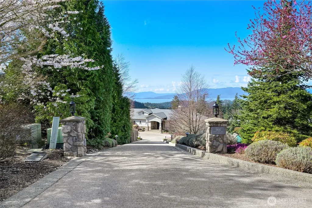 1900 Samish Crest Way Bellingham WA 98229