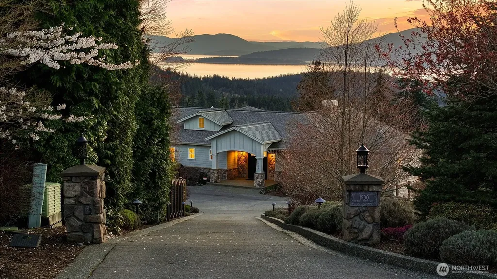 1900 Samish Crest Way Bellingham WA 98229
