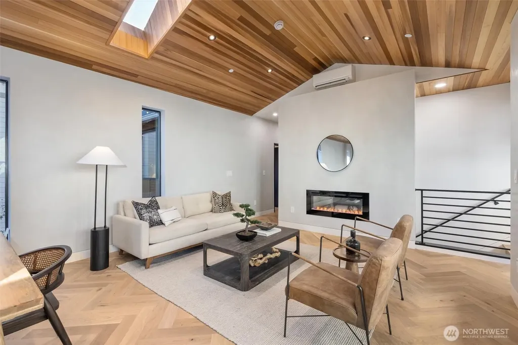 10731 17th Avenue NE Seattle WA 98125