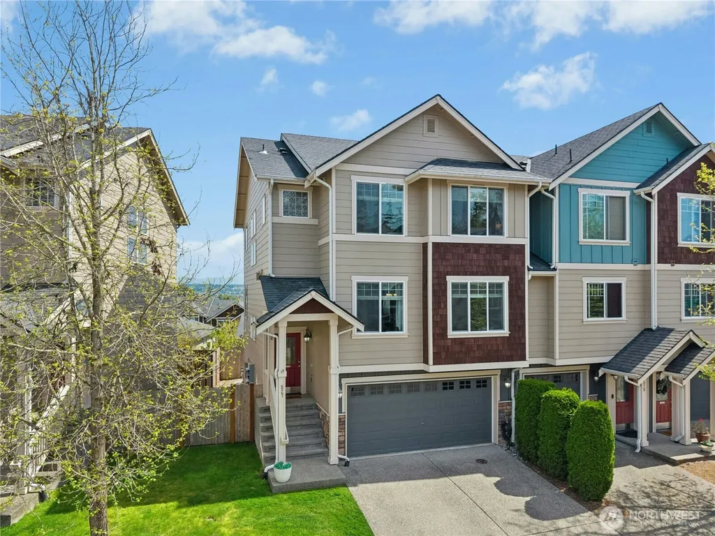 527 Pilchuck Path Everett WA 98201