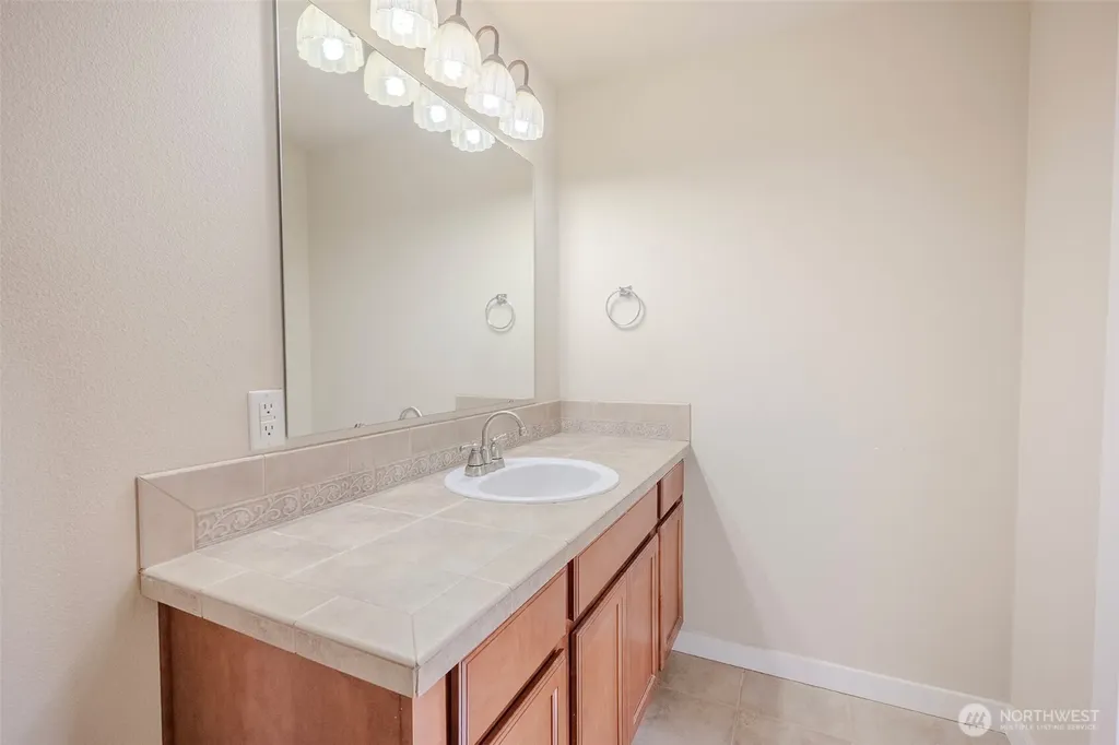 12707 12th Dr SE Everett WA 98208