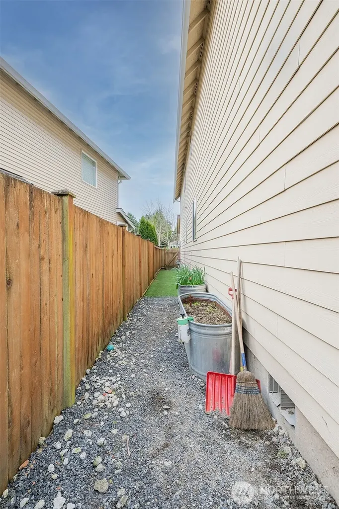 12707 12th Dr SE Everett WA 98208