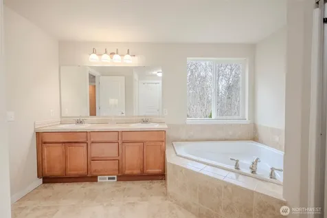 12707 12th Dr SE Everett WA 98208
