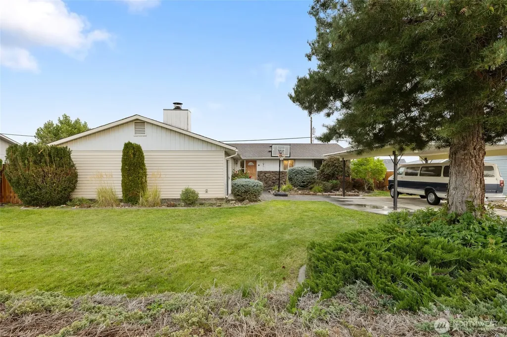 603 N Crestview Drive Moses Lake WA 98837