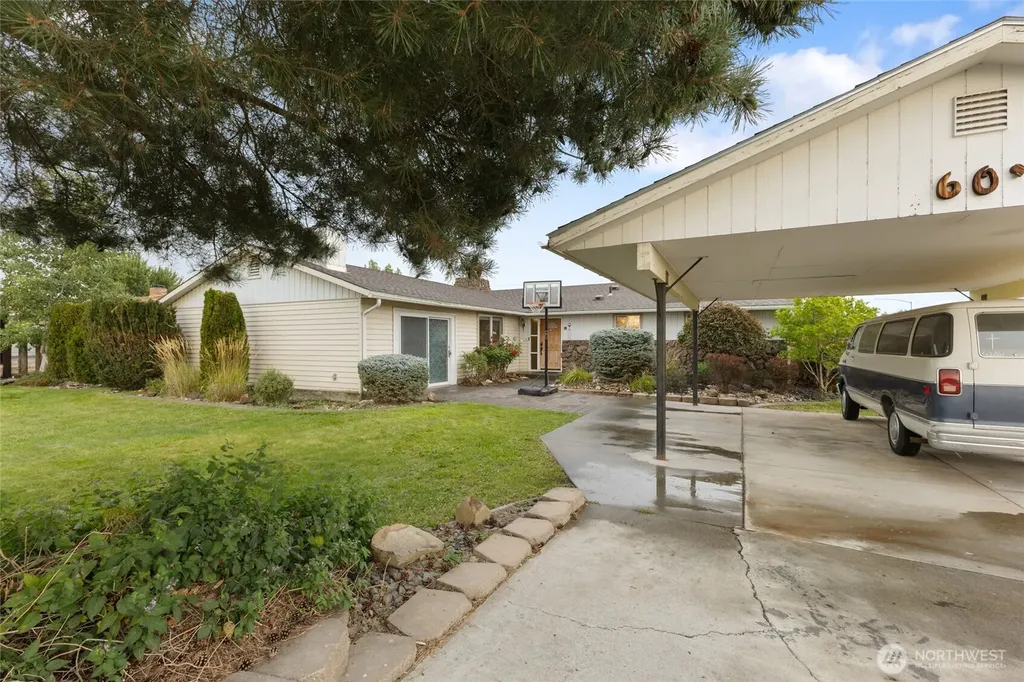 603 N Crestview Drive Moses Lake WA 98837