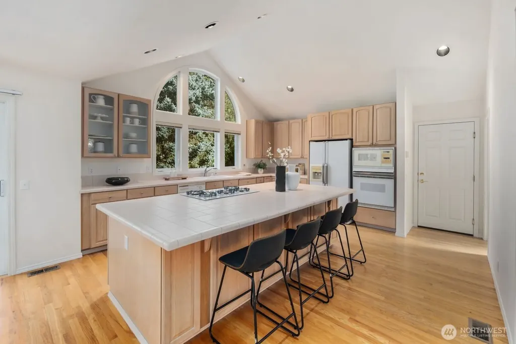 1665 204th Avenue NE Sammamish WA 98074
