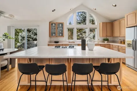 1665 204th Avenue NE Sammamish WA 98074