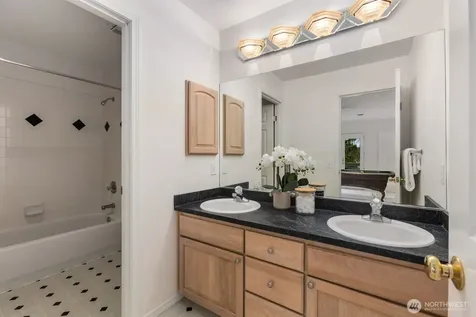 1665 204th Avenue NE Sammamish WA 98074
