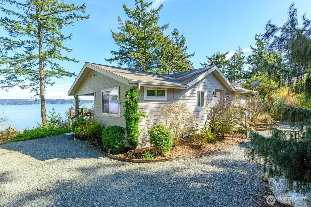 215 S Harrington Lagoon Road Coupeville WA 98239