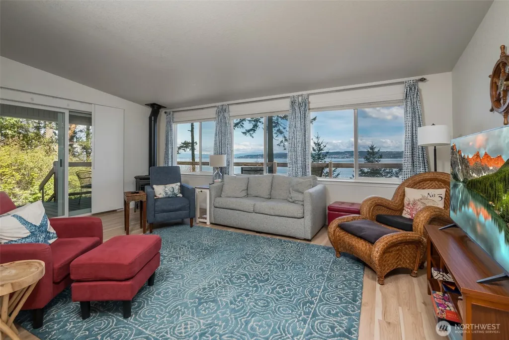215 S Harrington Lagoon Road Coupeville WA 98239