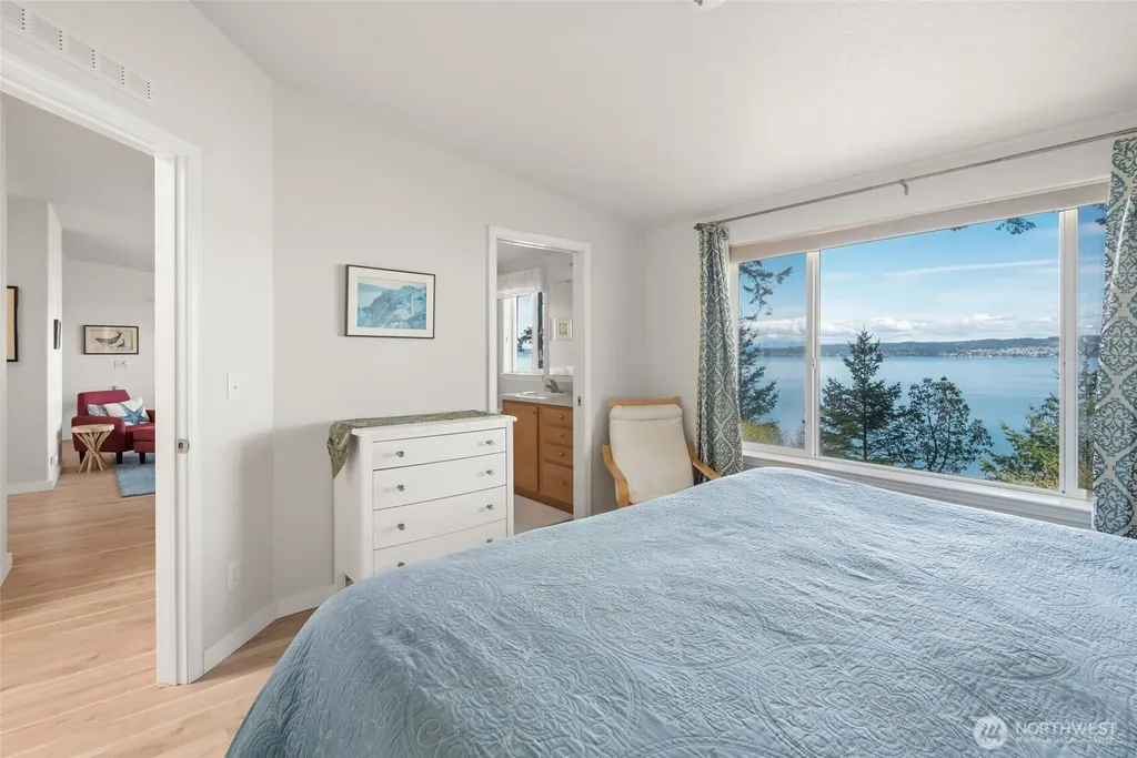 215 S Harrington Lagoon Road Coupeville WA 98239