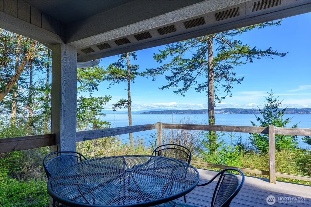 215 S Harrington Lagoon Road Coupeville WA 98239
