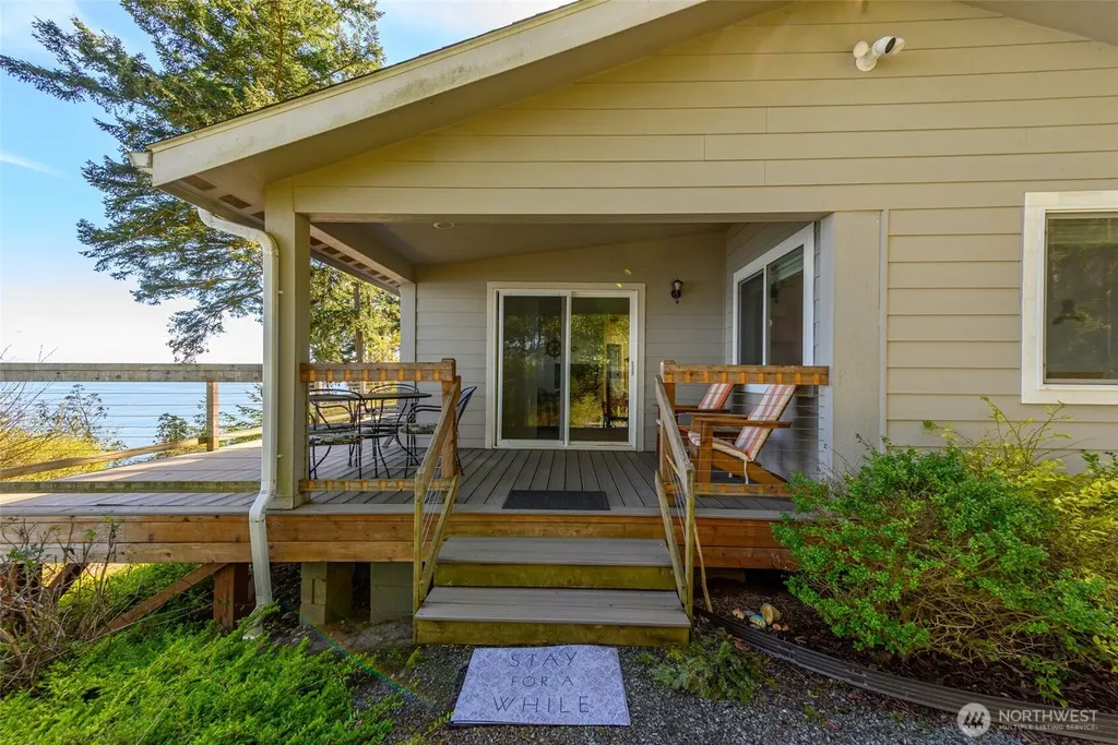 215 S Harrington Lagoon Road Coupeville WA 98239