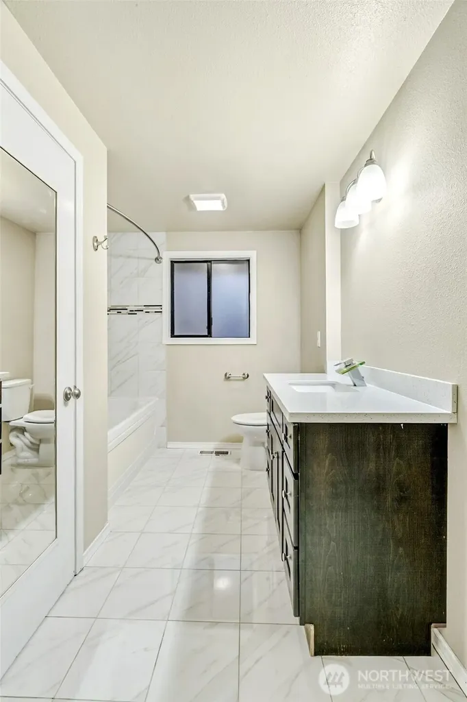 558 SW 298th Street Federal Way WA 98023