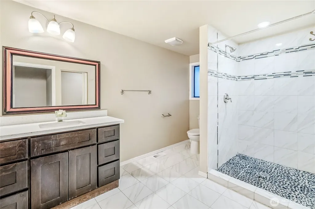 558 SW 298th Street Federal Way WA 98023