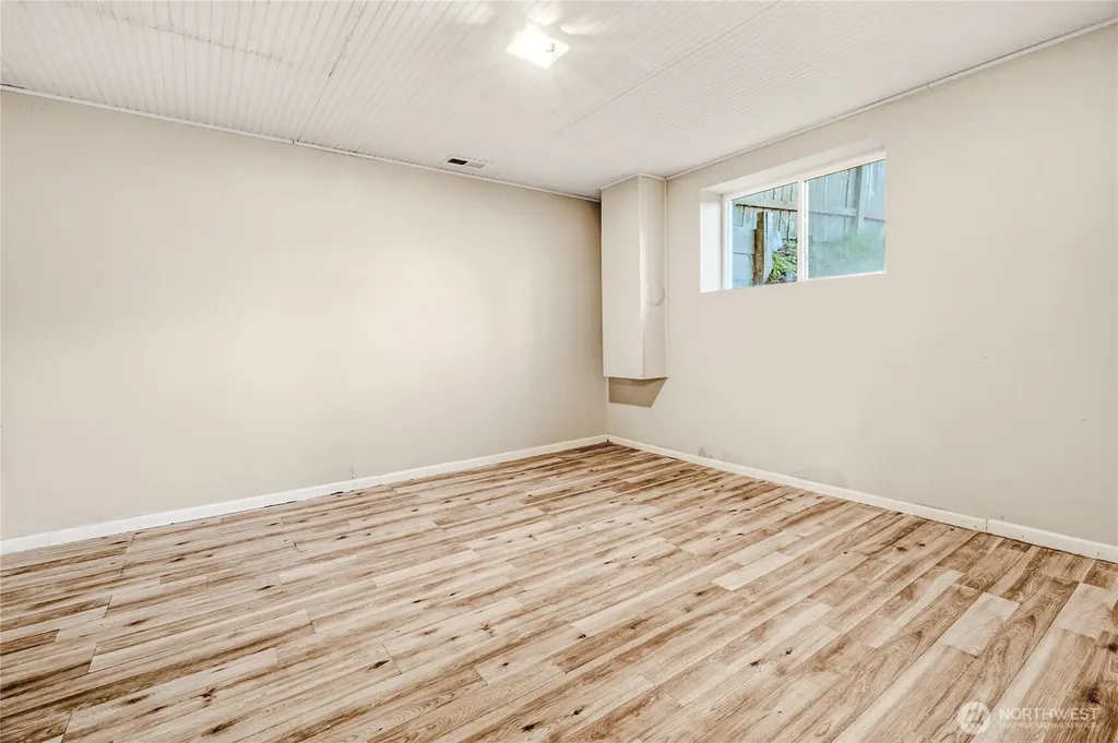 558 SW 298th Street Federal Way WA 98023